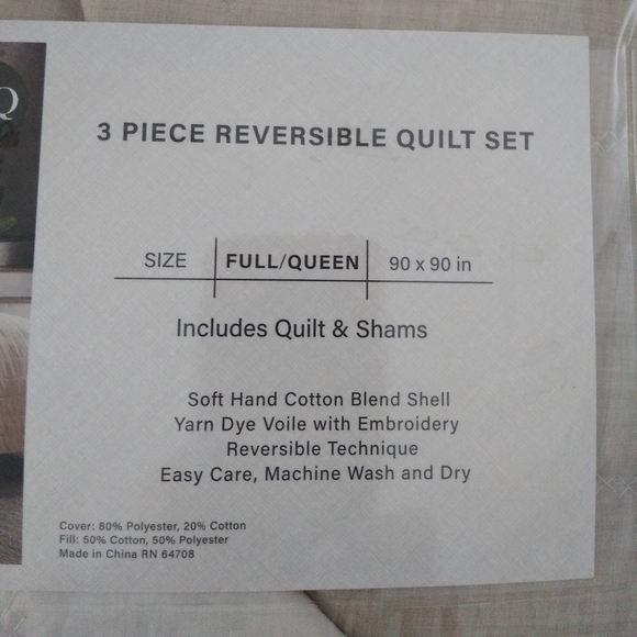 Modern threads 3 piece reversible quilt set beige New without tags - Picture 4 of 4